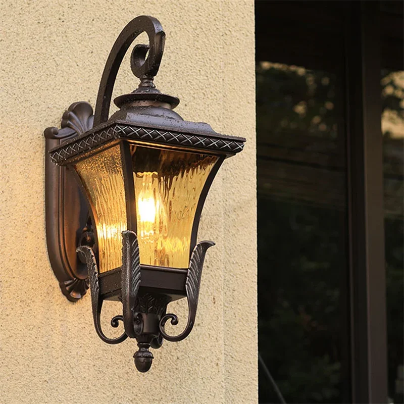 Lampu Dinding Luar Ruangan Gay - Outdoor Lighting With Outlet ulasan dan harga